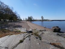 Uunisaaren uimaranta pohjoisesta (KI 16.5.2015)
